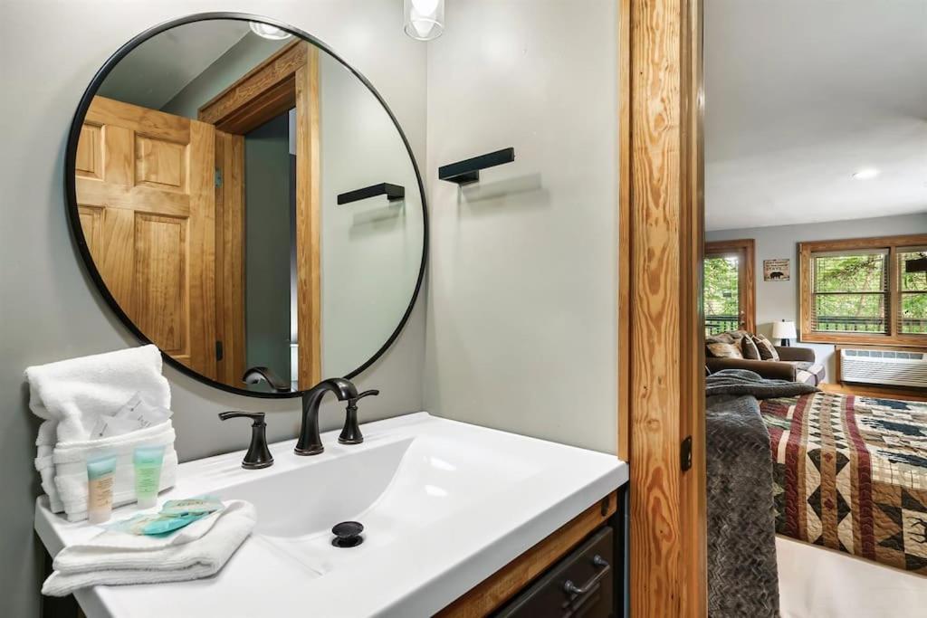Holiday home Dollywood Family Resort: Seasonal Pools, Hot Tub & Arcade Pigeon Forge
