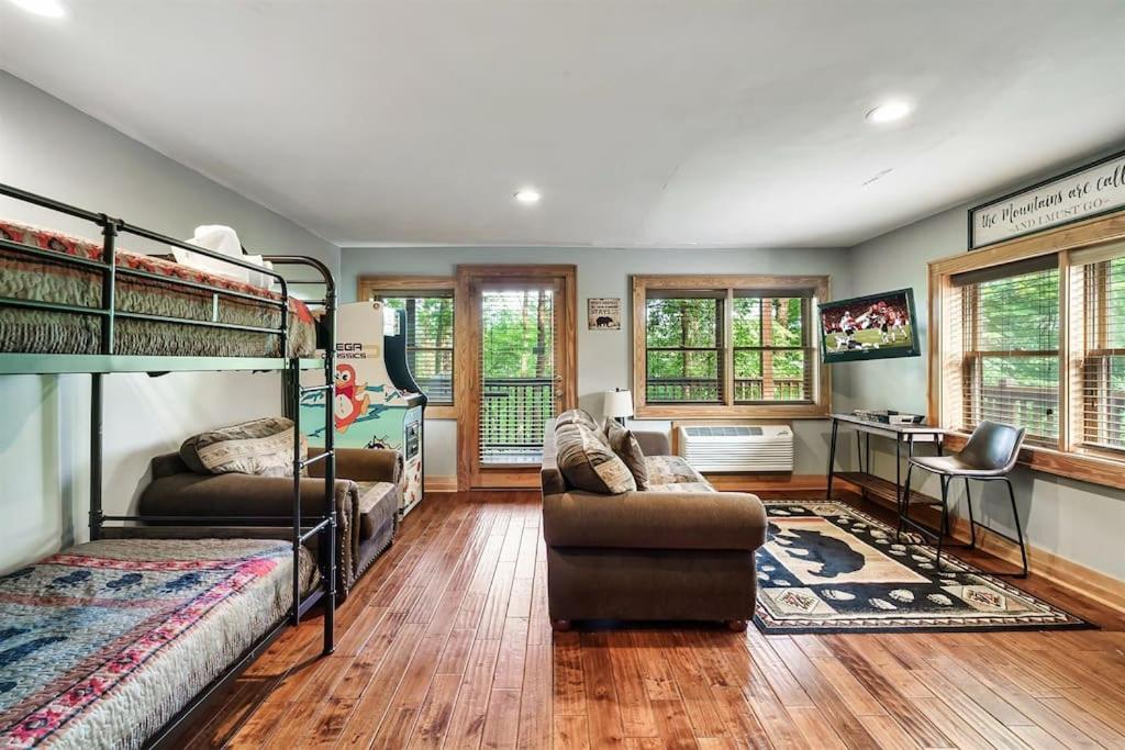 Holiday home Dollywood Family Resort: Seasonal Pools, Hot Tub & Arcade *